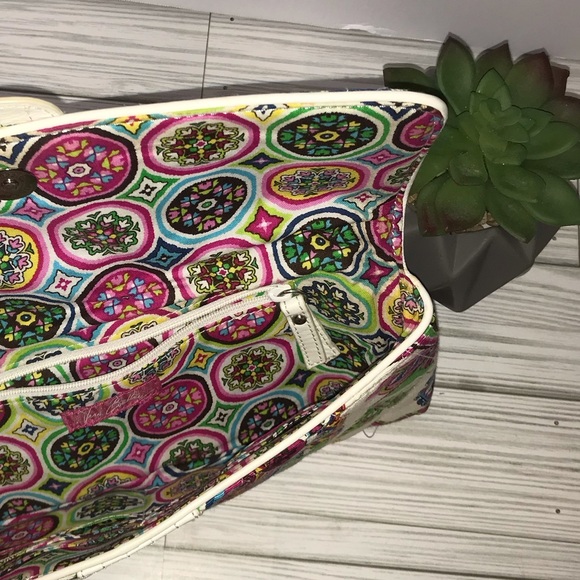 Cute colorful vera Bradley clutch - Picture 11 of 11